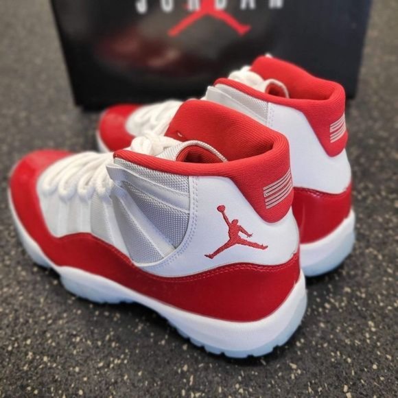 Jordan 11 “Cherry” Varsity Red CT8012-116 - Picture 4 of 8